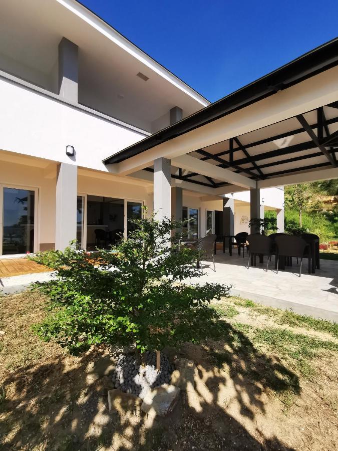 Sunset Cove Beach & Dive Resort Romblon Exterior photo
