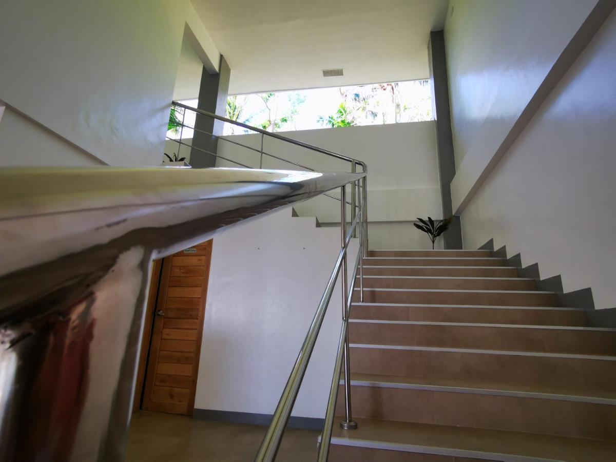 Sunset Cove Beach & Dive Resort Romblon Exterior photo