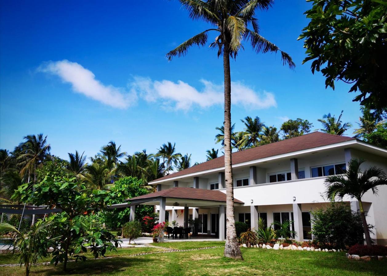 Sunset Cove Beach & Dive Resort Romblon Exterior photo