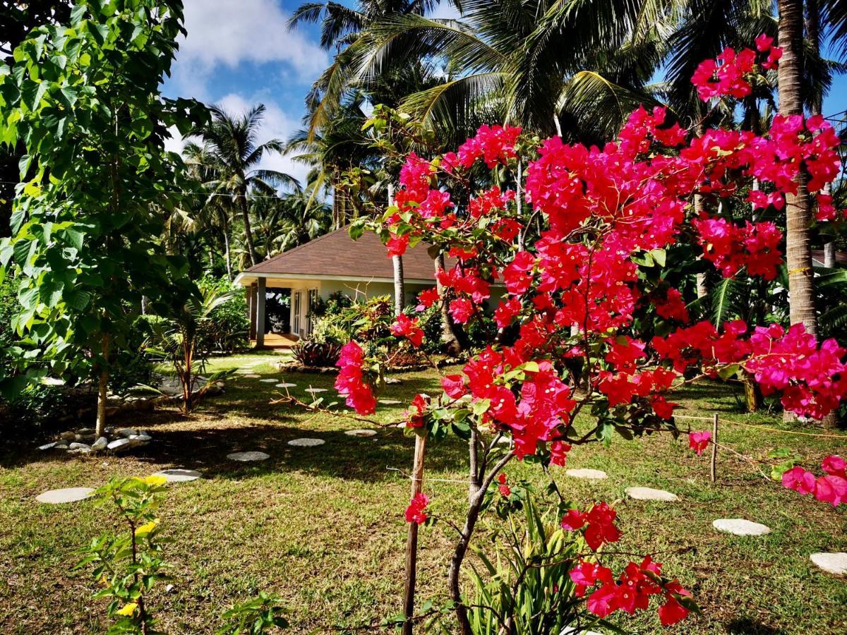 Sunset Cove Beach & Dive Resort Romblon Exterior photo