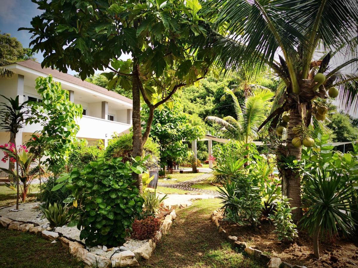 Sunset Cove Beach & Dive Resort Romblon Exterior photo