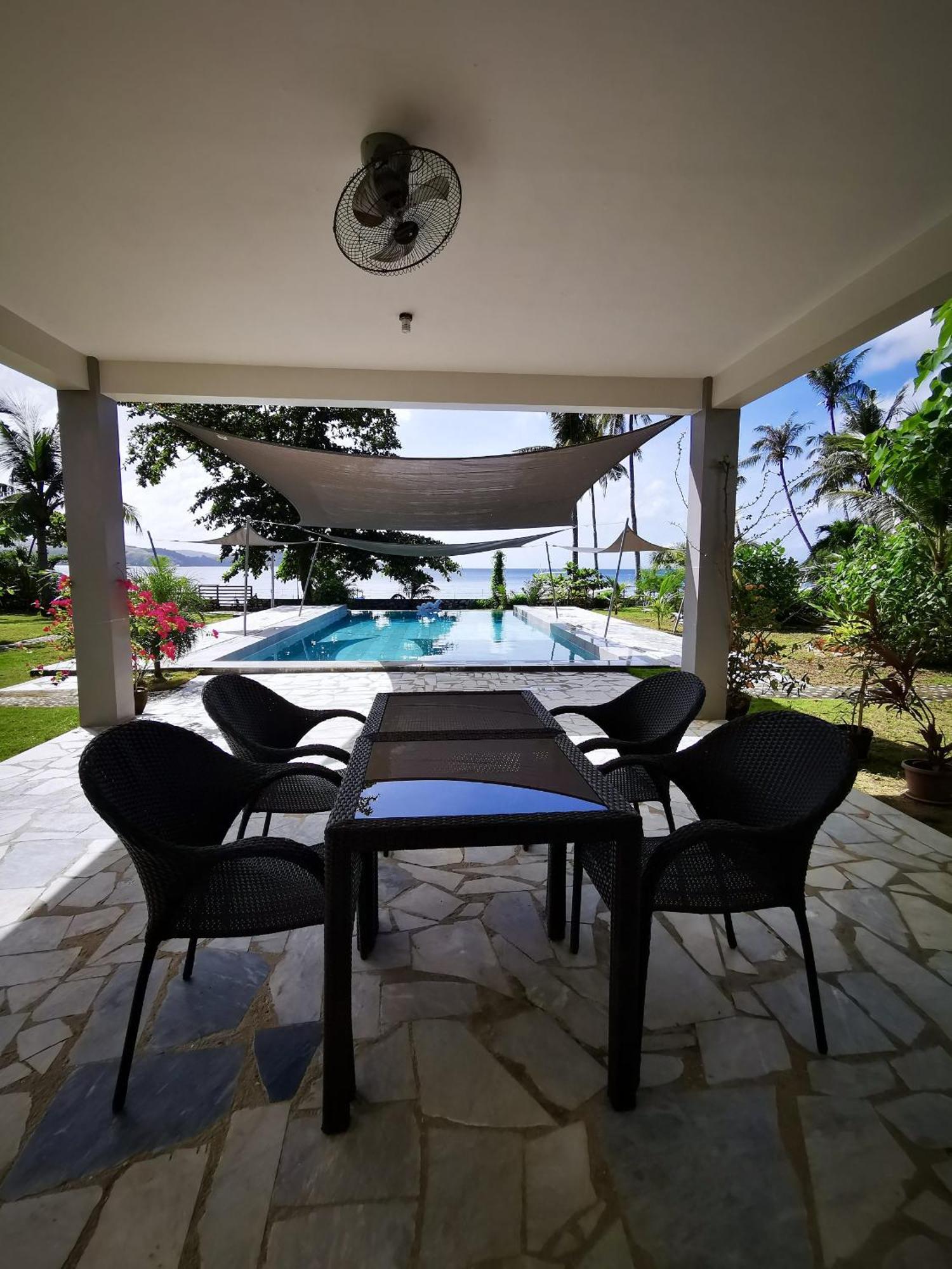 Sunset Cove Beach & Dive Resort Romblon Exterior photo